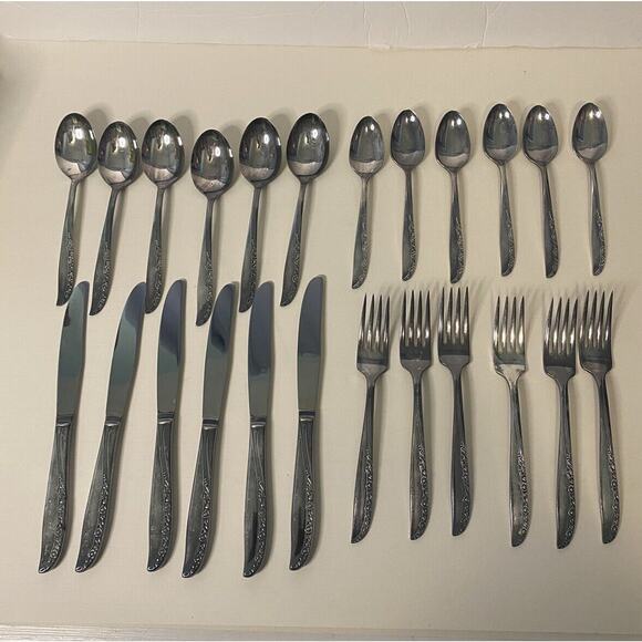 24 Pieces Oneida Rogers Brittany Rose Flatware Silverplated Silverware Set - Picture 1 of 6